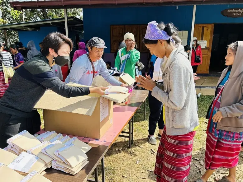 ยูนิโคล่ เดินหน้าโครงการ RE.UNIQLO รวบรวมเสื้อผ้าจากการบริจาคของลูกค้าทั่วประเทศ กว่า 16,088 ชิ้น รวมถึงเสื้อกันหนาวเพื่อผู้ประสบภัยในช่วงฤดูหนาวแก่ 3 มูลนิธิ