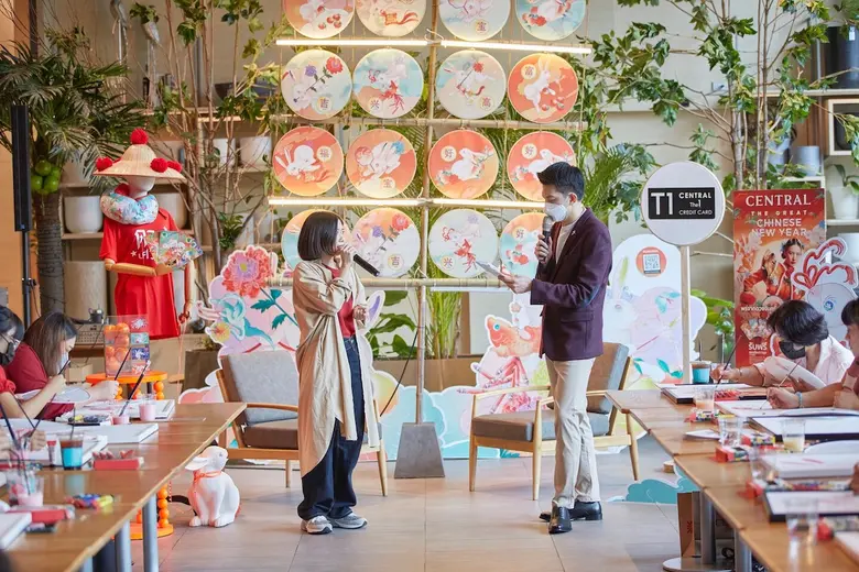 ห้างเซ็นทรัล คอลแลบเซอร์เรียลอาร์ติสต์ดัง "JCCHR" ครีเอต "8 กระต่ายมหามงคล" ฉลองเทศกาลตรุษจีน ในงาน "Central The Great Chinese New Year 2023"