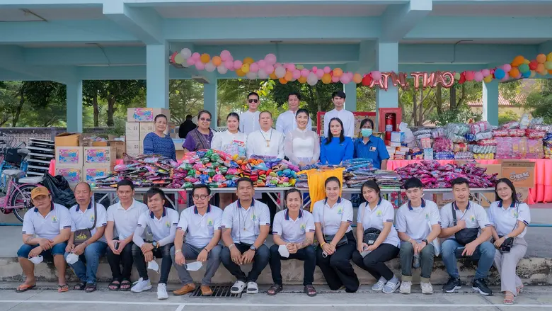 เดินสายเสริมบุญบารมีกันสุดพลัง "ธัญญ่า อา...