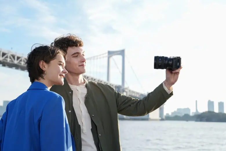 โซนี่ไทยสร้างมาตรฐานใหม่สำหรับเลนส์ในตระกูล G Series เปิดตัวเลนส์ Ultra-Wide FE20-70mm F4 G เลนส์ซูมมุมกว้างพิเศษ 20-70mm. ขนาดรูรับแสง f/4 ตลอดช่วงซูม