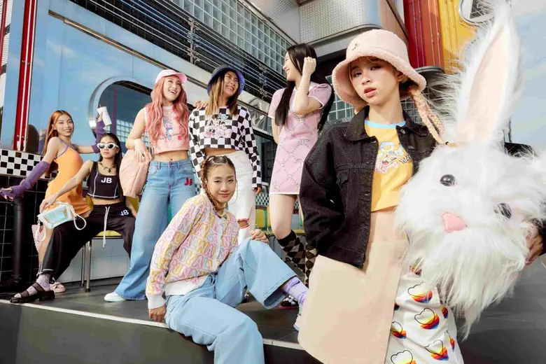 Jelly Bunny เปิดตัวคอลเลคชั่น 'Girls' ชวนเพื่อนซี้ย้อนเวลาสู่ยุค 50s กับ 4EVE