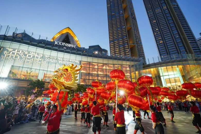 ไอคอนสยาม เบิกฟ้าสู่ศักราชใหม่ เฉลิมฉลองตรุษจีนสุดยิ่งใหญ่ จัดงาน "THE ICONSIAM ETERNAL PROSPERITY CHINESE NEW YEAR 2023"เสริมสิริมงคลรับโชคครั้งยิ่งใหญ่