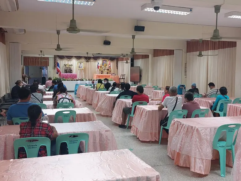 เขตบางรักเร่งสร้างความเข้าใจผู้ค้าถนนสีลมย้ายจุดทำการค้าไปตลาดพัฒน์พงษ์ หรือจุดผ่อนผันใกล้เคียง