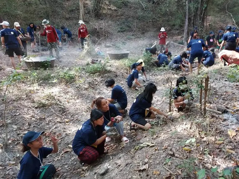 ชมรมอนุรักษ์และสิ่งแวดล้อม ม.ศรีปทุม รวมพลังจิตอาสาฟื้นฟูธรรมชาติ สร้างโป่งเทียมและยิงเมล็ดพันธุ์