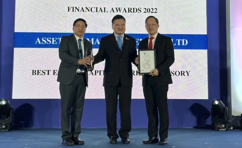 ดร.สมภพ ศักดิ์พันธ์พนม ประธานกรรมการ พร้อ...