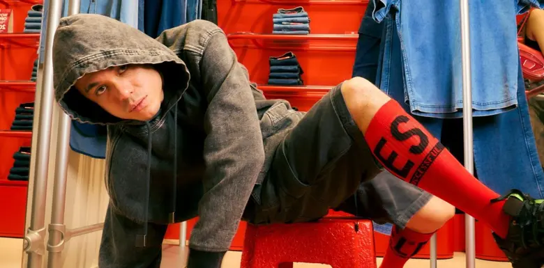 DIESEL (ดีเซล) แฟชั่นแบรนด์ดังสัญชาติอิตา...