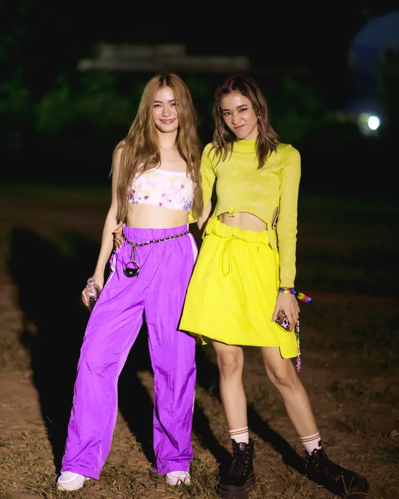 เป็นการโคจรมาร่วมทำงานเพลงด้วยกันเป็นครั้...