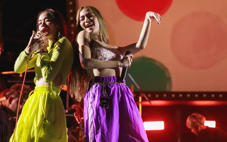 "วิโอเลต วอเทียร์" ชวนเพื่อนซี้ "ส้ม มารี" ถ่ายทอด "This is Our Life" เพลงเติมพลังบวกจากเพื่อนถึงเพื่อน…ในวันที่ขาดกำลังใจ