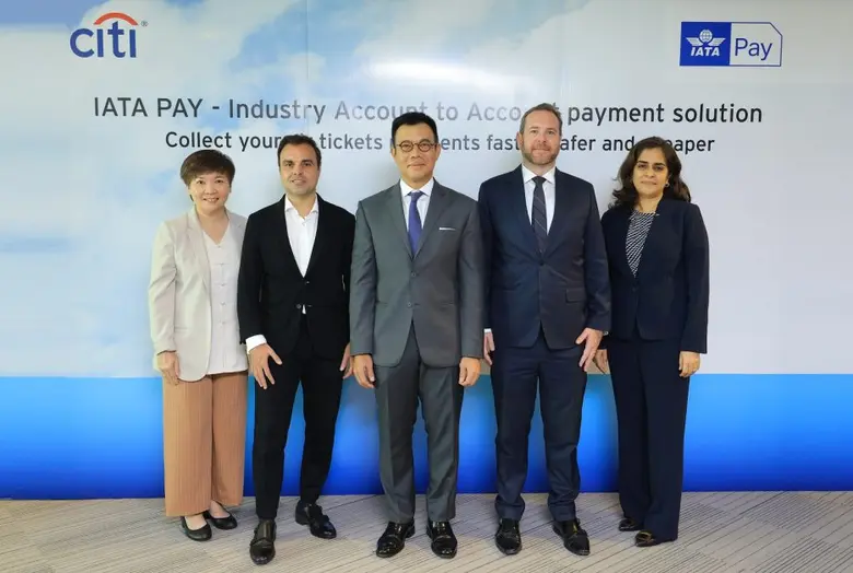 นายธนพจน์ ภาคสุวรรณ รองกรรมการผู้จัดการให...