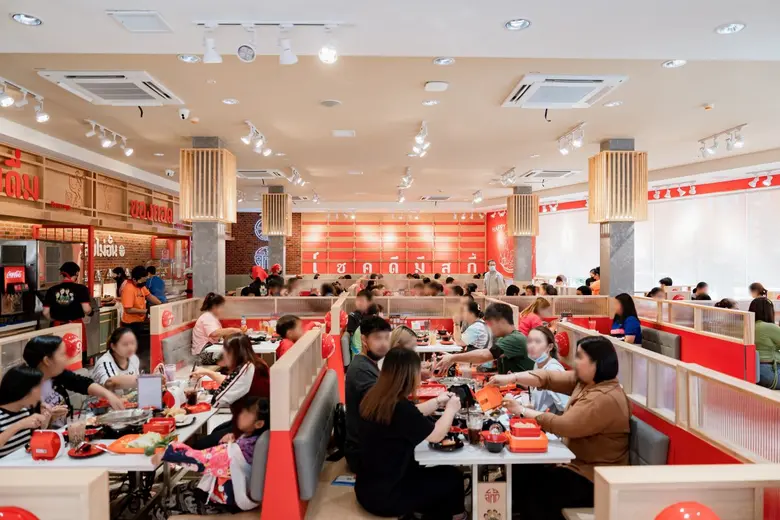 "ลัคกี้ สุกี้" ฉลองครบรอบ 1 ปี ตอกย้ำคำสัญญา มาแบบช้าๆ แต่ชัวร์ !! ประกาศลั่นปี 66 ต้องเติบโตขึ้นมากกว่า 150% เดินหน้าขยายสาขามากกว่า 10 สาขา แน่นอน !!