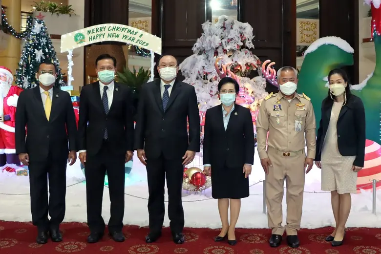 สุรชัย ชัยตระกูลทอง ผู้ช่วยรัฐมนตรีประจำก...