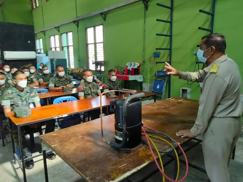 สพร. 32 จันทบุรี จัดฝึกอบรม หลักสูตร การบำรุงรักษาเครื่องปรับอากาศในบ้านและการพาณิชย์ขนาดเล็ก ให้กับทหารเกณฑ์ก่อนปลดประจำการ