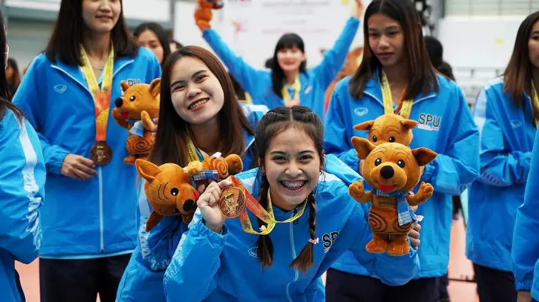 เจ๋ง! ทีมวอลเลย์บอลหญิง SPU คว้าเหรียญทองแดง ส่งท้ายกีฬาปัญญาชน'48 ดอกจานบ้านเชียงเกมส์"