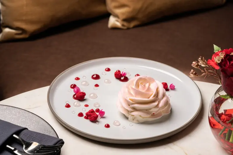 เติมความหวานในค่ำคืนวันวาเลนไทน์สุดโรแมนติก ที่ โรงแรมอวานี พลัส ริเวอร์ไซด์ กรุงเทพฯ