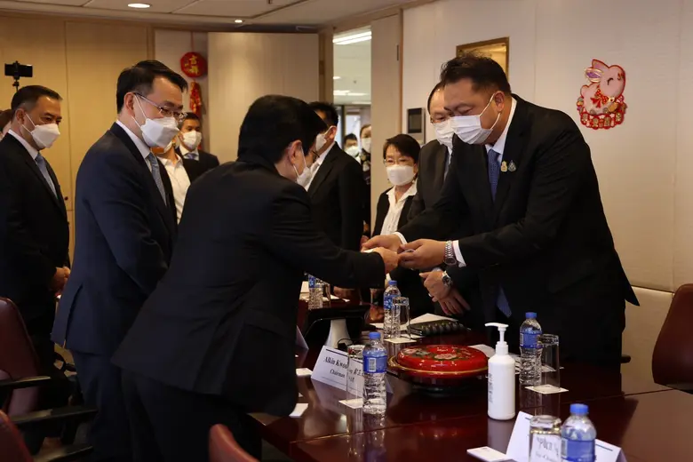 นายสุชาติ ชมกลิ่น รัฐมนตรีว่าการกระทรวงแร...