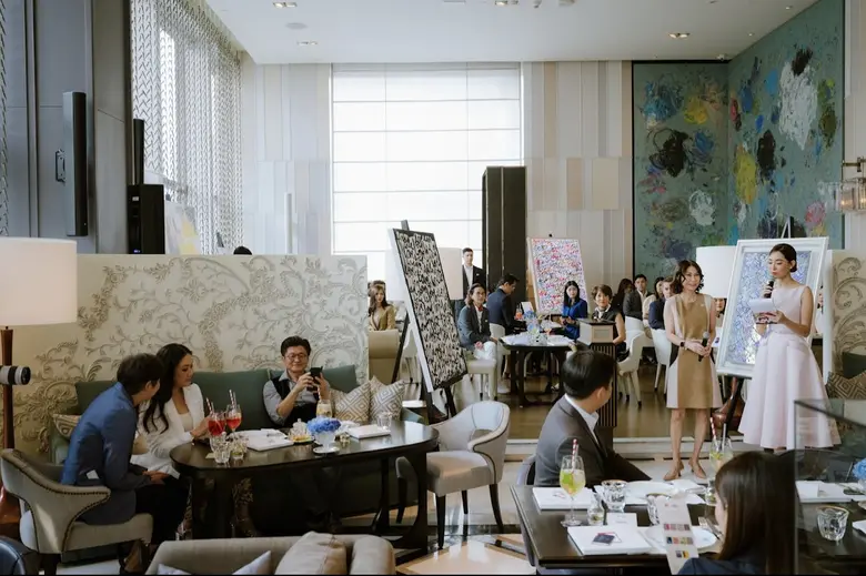 เคทีซีจับมือ 10 โรงแรมลักซ์ชัวรี่ เปิดตัวแคมเปญ "Layers of love" มอบผ้าพันคอลายพิมพ์พิเศษ ฉลองเทศกาลแห่งความรัก