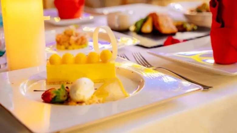 ดินเนอร์สุดโรแมนติกอย่างมีสไตล์ ในวันวาเล...