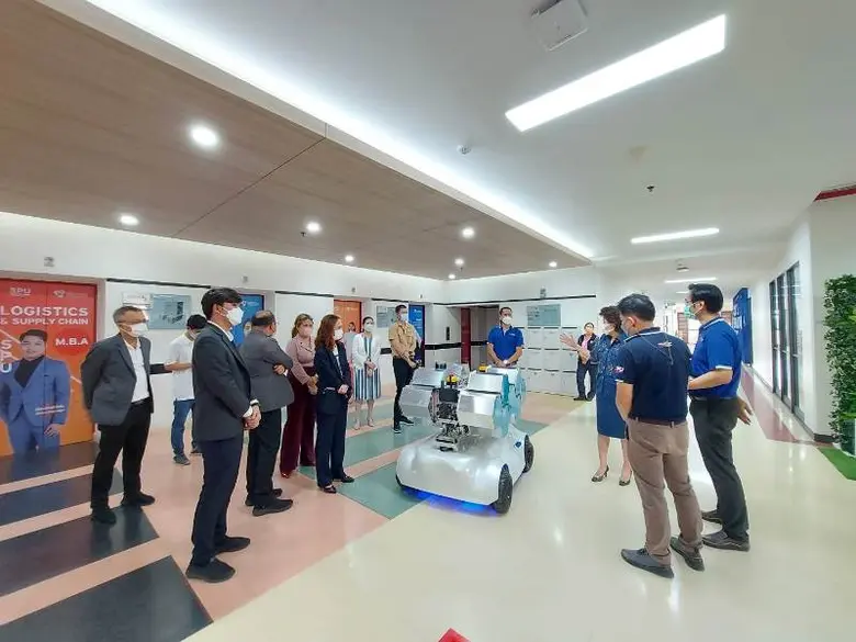 อธิการบดี SPU เยี่ยมชมการจัดการเรียนการสอน วิทยาลัยโลจิสติกส์ฯ ม.ศรีปทุม ก้าวสู่ยุคใหม่ ล้ำสมัย ด้วย Digital Supply Chain Laboratory