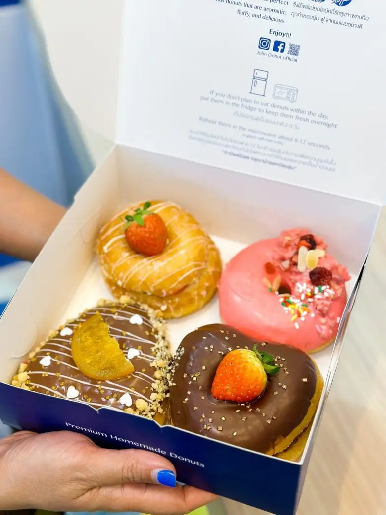 บอกรักให้หวานกว่าใครไปกับ "John's valentine Box Set" รวม 4 โดนัทตัวเด็ดและลิมิเต็ด เอดิชั่น เปิดรับพรีออเดอร์เฉพาะ Season of Love เท่านั้น!