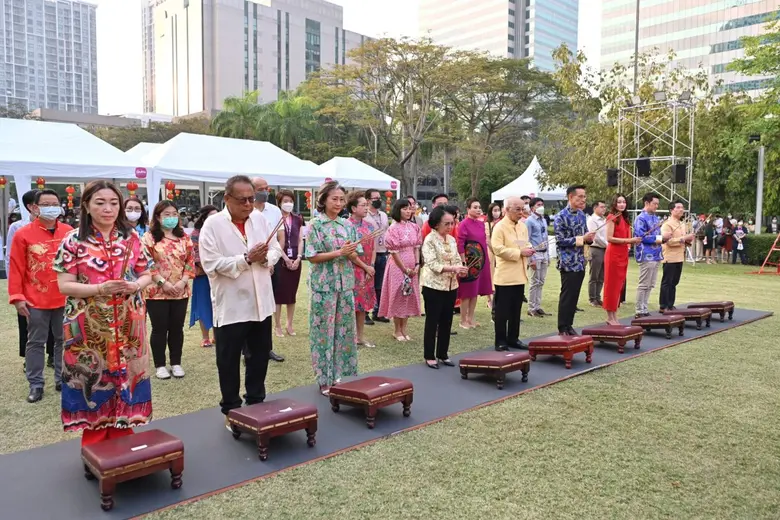 เมืองไทยประกันชีวิต จัดพิธีสักการะองค์พระโพธิสัตว์กวนอิม เทพเจ้ากวนอู และเจ้าแม่ทับทิม พร้อมเชิดมังกรชมพู ประจำปี 2566