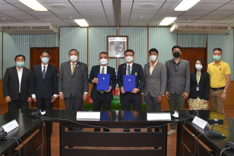 อ.อ.ป. จับมือ ม.มหิดล เดินหน้าพัฒนานวัตกรรมต้นแบบการประเมินปริมาณคาร์บอนเครดิตภาคป่าไม้ ด้วย 'โดรน' เพื่อใช้เป็นแนวทางการสำรวจปริมาณคาร์บอนเครดิตในสวนป่าเศรษฐกิจ...