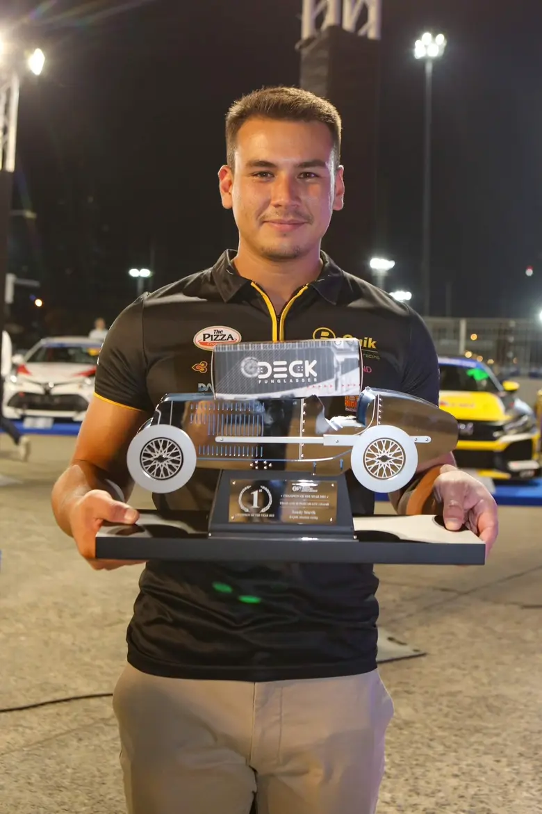 Sandy receives his 3rd TSS C'Ship Trophy