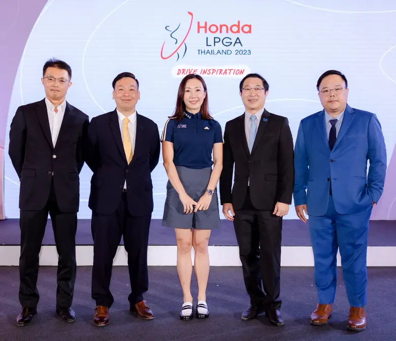 คุณสมพร จันกรีนภาวงศ์ ผู้ช่วยกรรมการผู้จั...