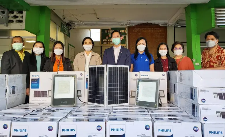 ฟิลิปส์" จัดกิจกรรมเพื่อสังคม มอบโคมไฟโซล่าเซลล์กว่า 300 โคม ร่วมสนับสนุนกรุงเทพมหานคร เมืองสีเขียว ฉลองครบรอบการก่อตั้ง 70 ปี ในประเทศไทย