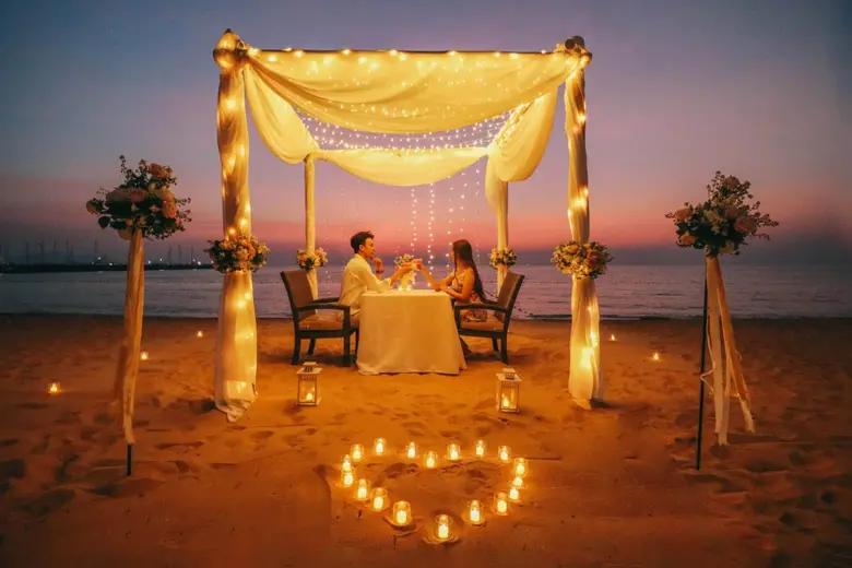 ดื่มด่ำค่ำคืนแห่งความโรแมนติกตลอดเดือนแห่...