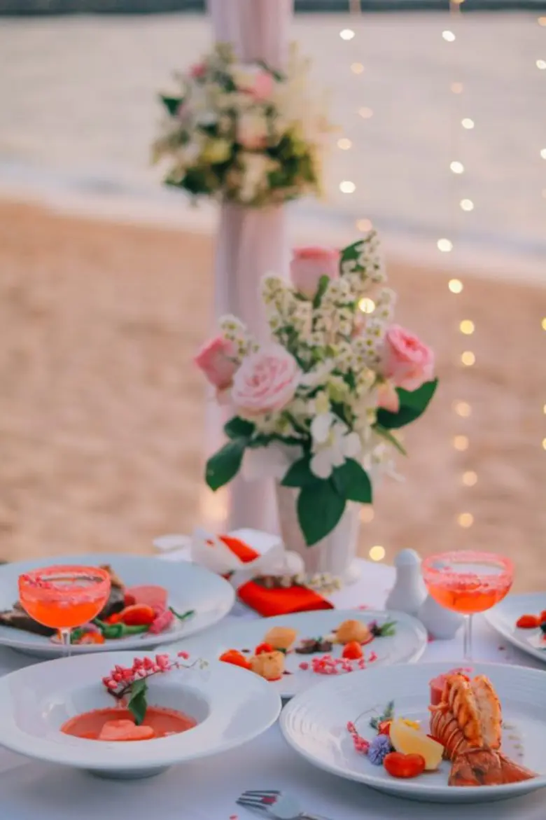 ฉลองเทศกาลเดือนแห่งความรัก ที่ ราวินทรา บีช รีสอร์ท แอนด์ สปา