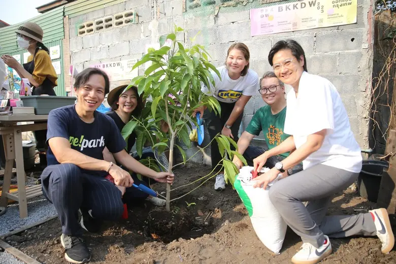 อิเกียผนึกกำลัง we!park ในนิทรรศการ Green Hacker มอบปุ๋ยจากต้นสนสดอิเกียเดินหน้าสร้างพื้นที่สีเขียวในกรุงเทพฯ