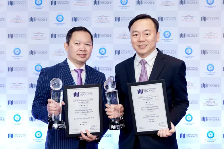 SCB WEALTH wins two prestigious awards of the year for its innovative use of technology to manage customer portfolios and its promotion of investment