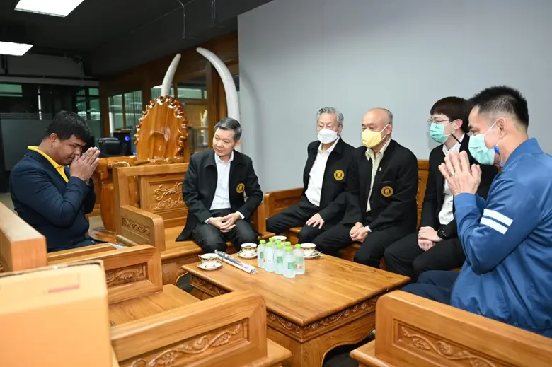 มูลนิธิป่อเต็กตึ๊ง มอบผ้าห่มกันหนาวพร้อมเครื่องอุปโภคบริโภค บรรเทาทุกข์ผู้พิการทางสายตาผ่านสมาคมประชาคมคนตาบอดไทย