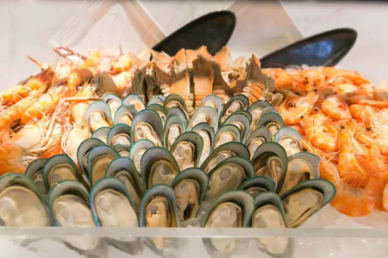 ชวนก๊วนมาอิ่มอร่อยแบบไม่อั้นกับ "บุฟเฟ่ต์อาหารนานาชาติมื้อกลางวัน" ณ ห้องอาหารเวนติซี, โรงแรมเซ็นทาราแกรนด์ฯ เซ็นทรัลเวิลด์