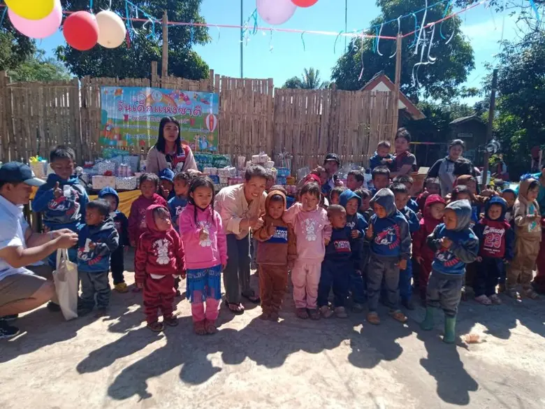 บริษัท ร่มโพธิ์ พร็อพเพอร์ตี้ จำกัด (มหาช...