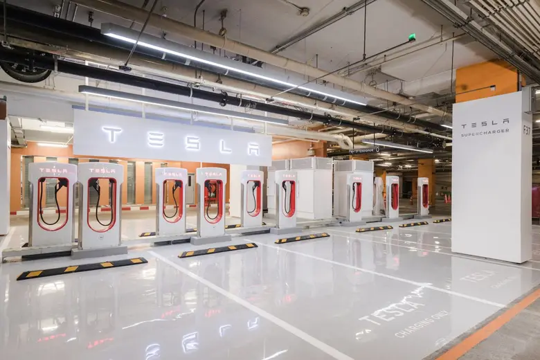 Tesla เปิดสถานี Supercharger แห่งแรกในประเทศไทย ณ เซ็นทรัลเวิลด์