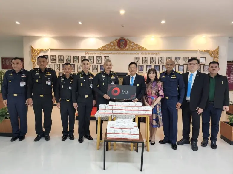 คุณพิสิษฐ์ วรรณวิทยาภา (ที่ 5 จากขวา) ประ...