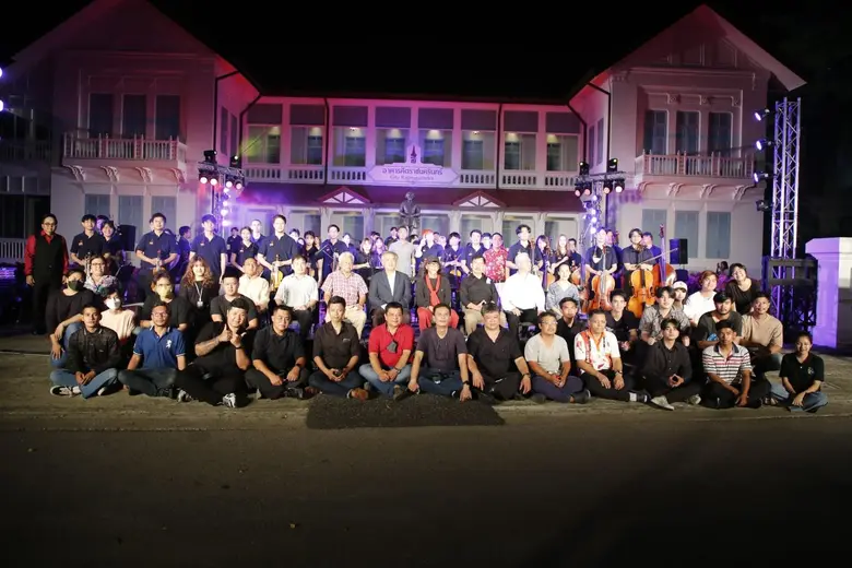 บรรยากาศ การแสดงดนตรีในสวน ครั้งสุดท้าย ส...