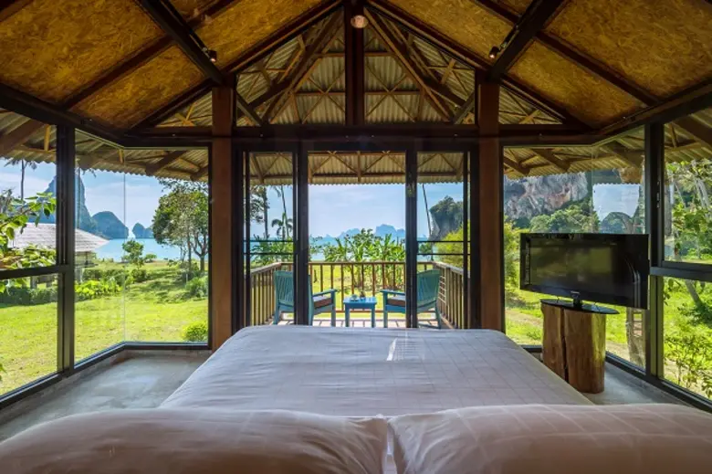 โปรโมชัน Stay Longer and Save More