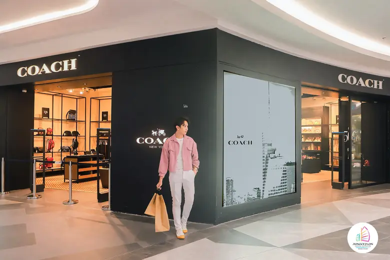 ร้านโค้ช เอาท์เล็ต (Coach Outlet) แบรนด์ผ...