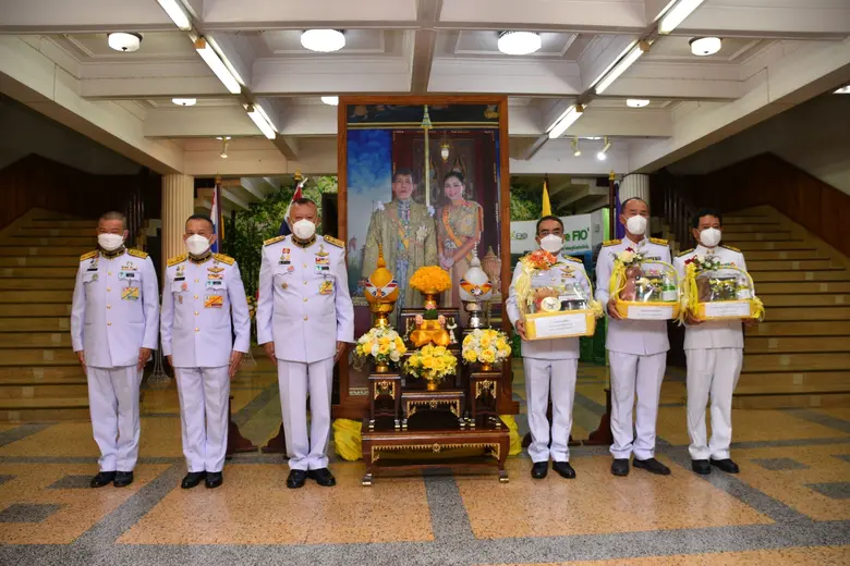 พระบาทสมเด็จพระเจ้าอยู่หัว ทรงพระกรุณาโปร...