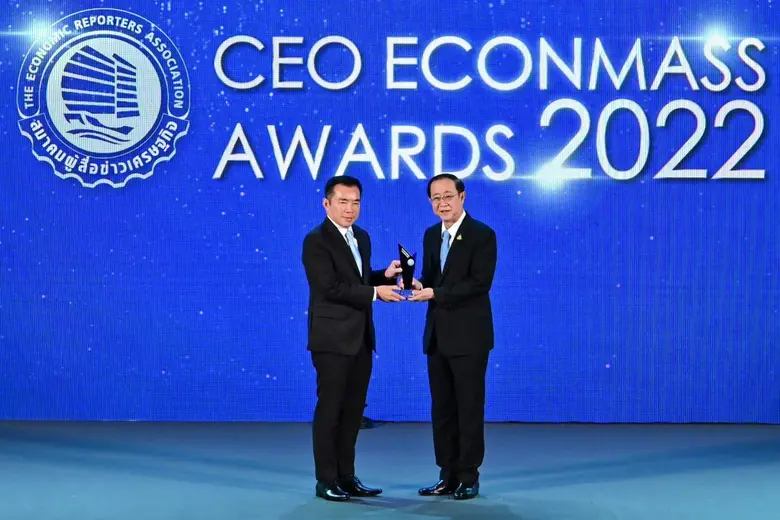 นายอาคม เติมพิทยาไพสิฐ (ขวา) รัฐมนตรีว่าก...