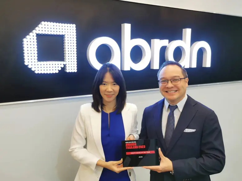 คุณโรเบิร์ต เพนนาโลซา ประธานเจ้าหน้าที่บร...