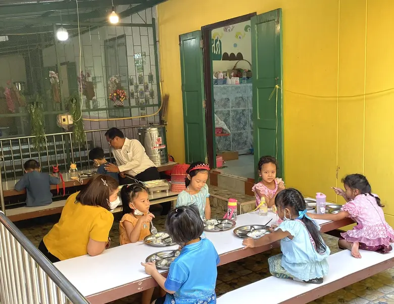 นำร่องห้องปลอดฝุ่นในศูนย์เด็กเล็ก กทม.พร้อมติดตั้งเครื่องฟอกอากาศ - หน้ากากป้องกันฝุ่น PM2.5