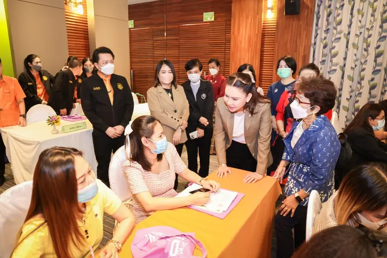 รมว.สุชาติ ส่ง 'ที่ปรึกษา' เปิดสัมมนาหนุนนายจ้างพัฒนาฝีมือลูกจ้าง รับสิทธิประโยชน์จากกองทุนพัฒนาฝีมือแรงงาน เพิ่มขีดความสามารถแข่งขันของประเทศ