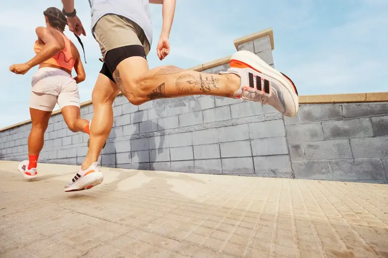 อาดิดาส เปิดตัว Ultraboost Light รองเท้าว...