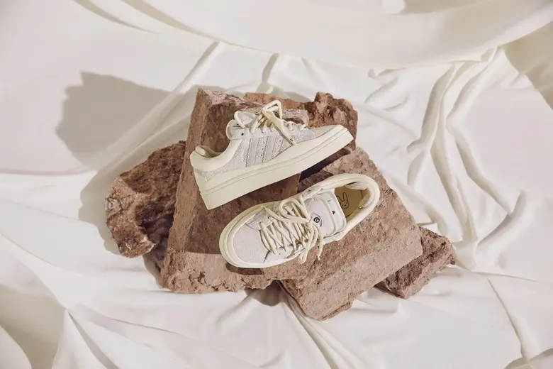 อาดิดาส ออริจินอลส์ และแบด บันนี่ (Bad Bu...