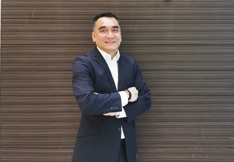 นายพรชลิต พลอยกระจ่าง รองกรรมการผู้จัดการ...