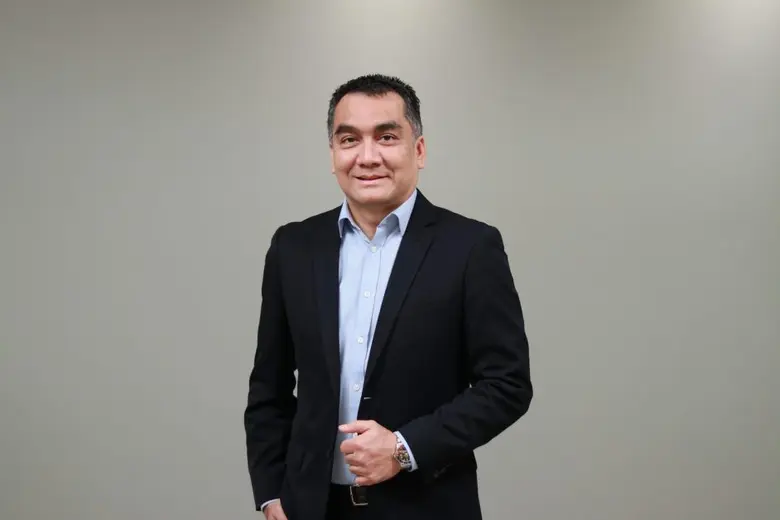 นายพรชลิต พลอยกระจ่าง รองกรรมการผู้จัดการ...