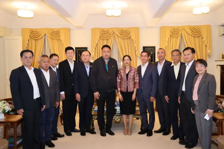 นายสุชาติ ชมกลิ่น รัฐมนตรีว่าการกระทรวงแร...